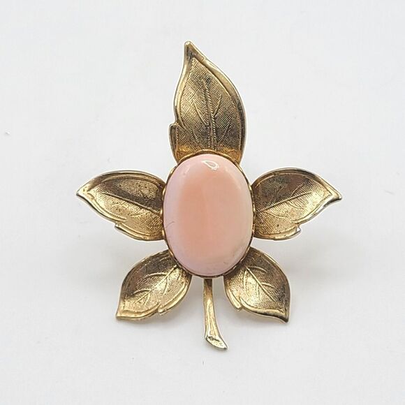 Vintage Leaf Brooch Gold Toned with Pink Stone - Picture 1 of 4